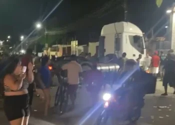 Motorista é baleado e perde controle de carreta após discussão no Parque dos Faróis